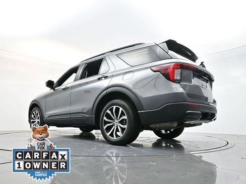 Used 2025 Ford Explorer ST-Line image 33