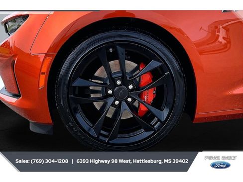 Used 2023 Chevrolet Camaro LT RWD image 7