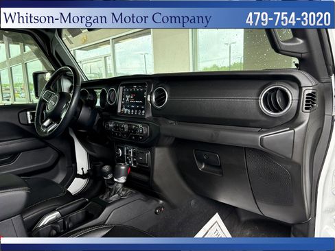 Used 2022 Jeep Wrangler Unlimited Sahara w/ Cold Weather Group AWD/4WD image 37