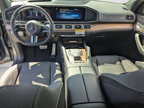 New 2026 Mercedes-Benz GLS 580 4MATIC image 14