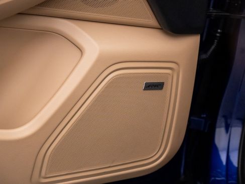 Certified 2025 Porsche Macan image 15