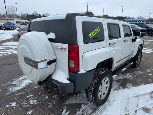Used 2007 HUMMER H3 Adventure image 5