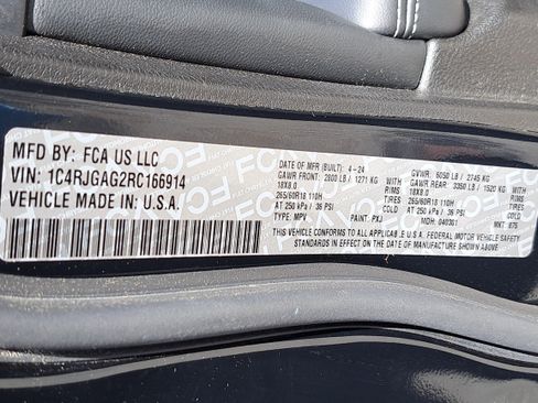 Used 2024 Jeep Grand Cherokee Altitude image 33