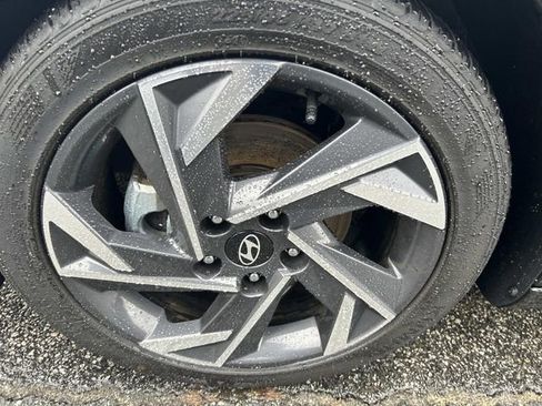 Certified 2025 Hyundai Elantra Sport image 9