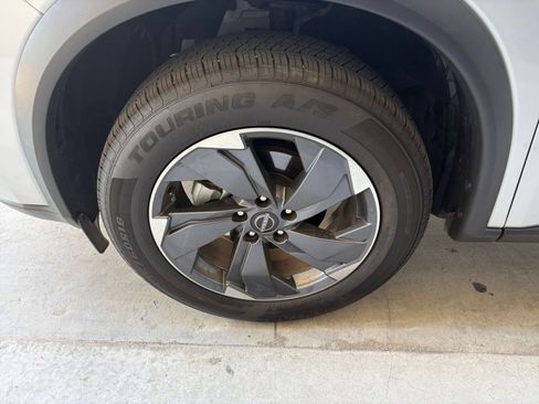 Used 2025 Nissan Rogue SV FWD image 26