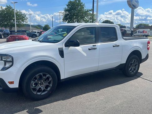 Used 2025 Ford Maverick XLT w/ XLT Luxury Package AWD/4WD image 13