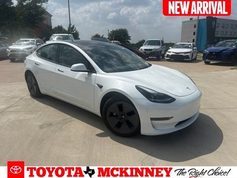 Used 2023 Tesla Model 3 Standard Range RWD image 1