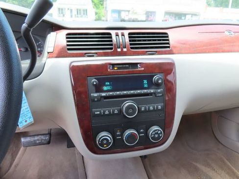 Used 2008 Chevrolet Impala LS FWD image 17