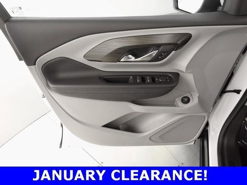Used 2023 GMC Terrain SLE w/ Driver Convenience Package image 16