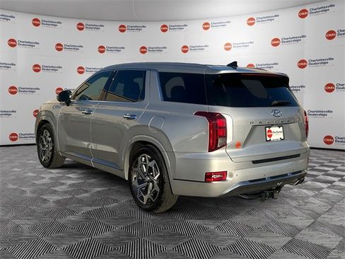 Used 2022 Hyundai Palisade Calligraphy image 3