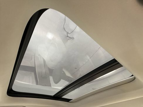 Used 2021 Volvo S60 T8 R-Design Expression image 22