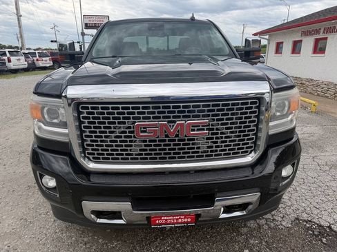 Used 2015 GMC Sierra 2500 Denali w/ Duramax Plus Package AWD/4WD image 8