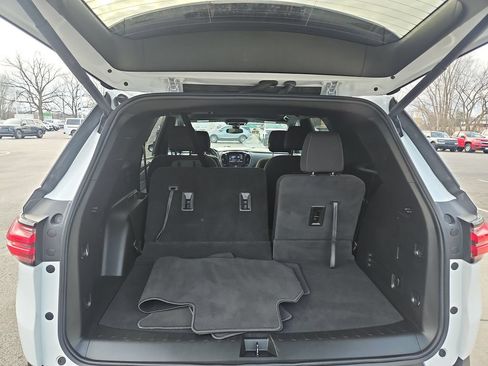 Used 2023 Chevrolet Traverse LT FWD image 26