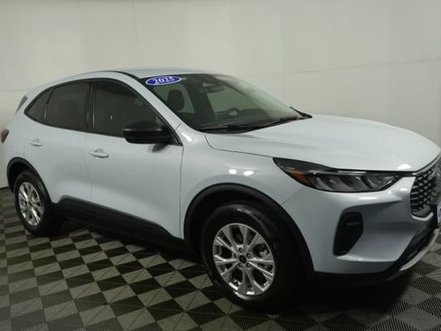 Used 2025 Ford Escape Active AWD/4WD image 1