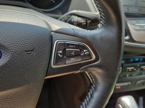 Used 2019 Ford Escape SE image 22