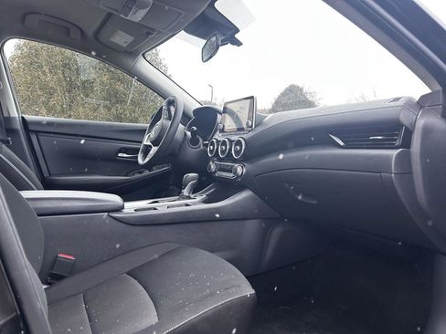 Used 2025 Nissan Sentra SV image 17