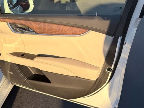 Used 2019 Cadillac XTS Luxury image 21