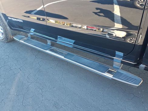 Used 2022 GMC Sierra 1500 SLT w/ SLT Convenience Package image 5