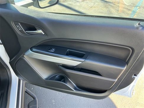 Used 2022 Chevrolet Colorado LT w/ LT Convenience Package image 24