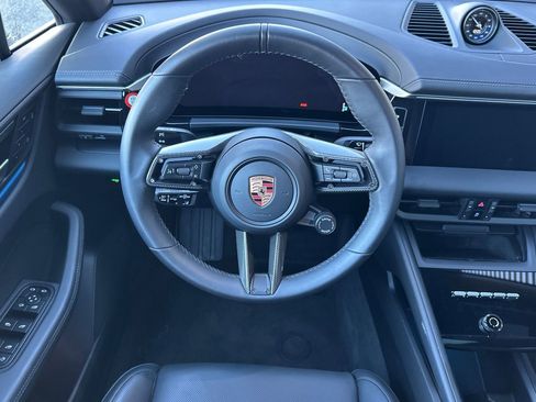 Certified 2025 Porsche Macan 4 Electric image 16