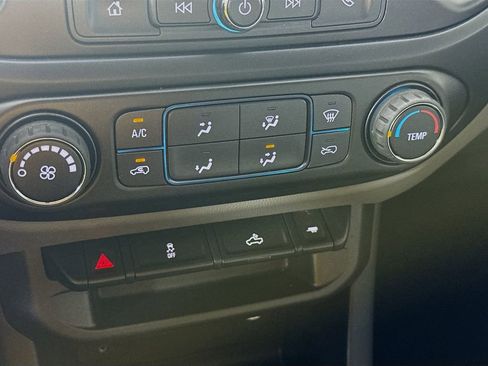 Used 2022 Chevrolet Colorado W/T w/ Custom Special Edition RWD image 17
