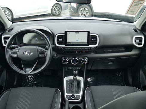 Used 2023 Hyundai Venue Limited FWD image 39