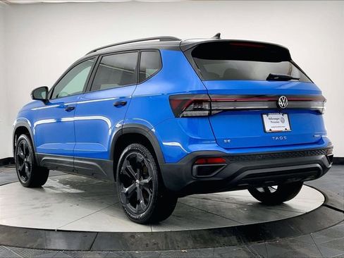 Certified 2025 Volkswagen Taos SE AWD/4WD image 12