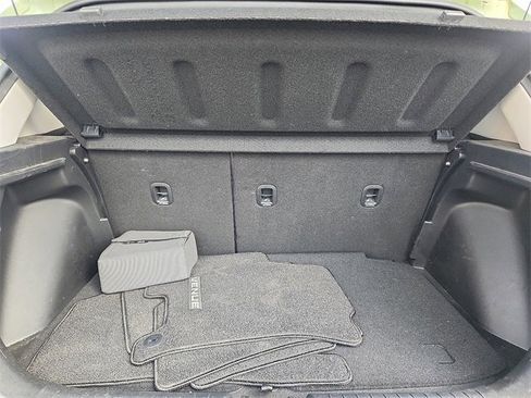 Certified 2024 Hyundai Venue SEL image 28