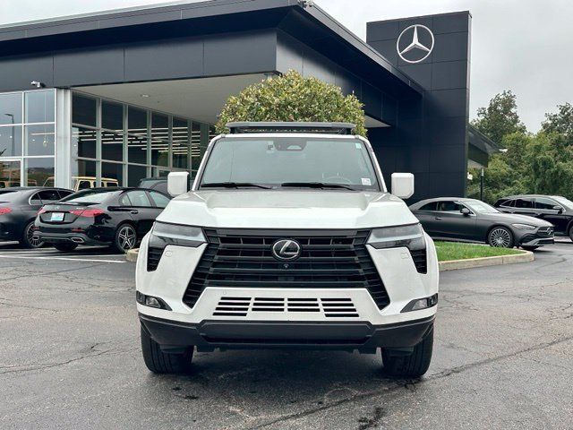 Used 2024 Lexus GX 550 w/ Accessory Package (31) AWD/4WD image 3