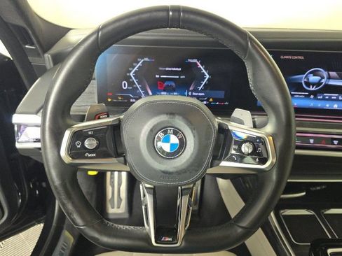 Used 2023 BMW 760i xDrive w/ Luxury Rear Seating Package AWD/4WD image 3