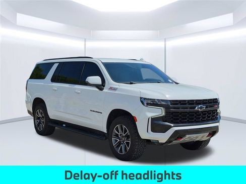 Used 2023 Chevrolet Suburban Z71 w/ Luxury Package AWD/4WD image 9