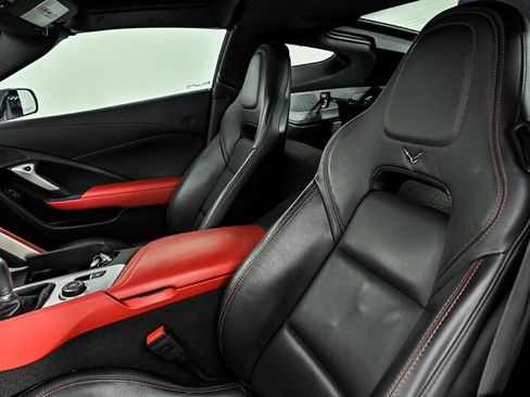 Used 2019 Chevrolet Corvette Z06 RWD image 18