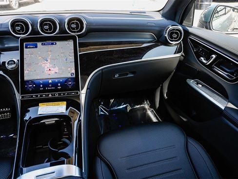 New 2025 Mercedes-Benz GLC 350e 4MATIC image 15