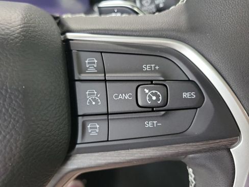 New 2025 Jeep Grand Cherokee Limited AWD/4WD image 15