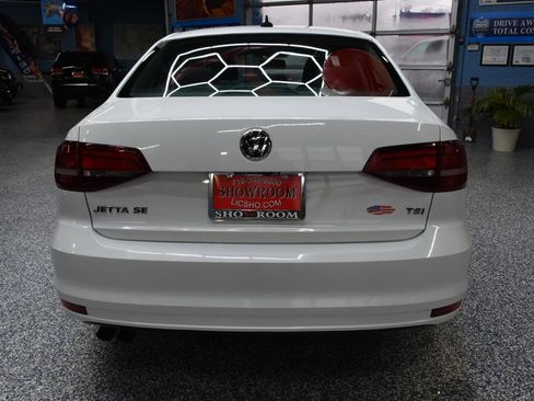 Used 2017 Volkswagen Jetta SE image 5