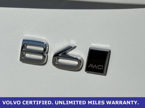 Certified 2025 Volvo XC90 B6 Plus image 9