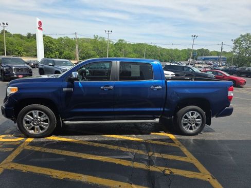 Used 2015 Toyota Tundra 4x4 CrewMax image 8
