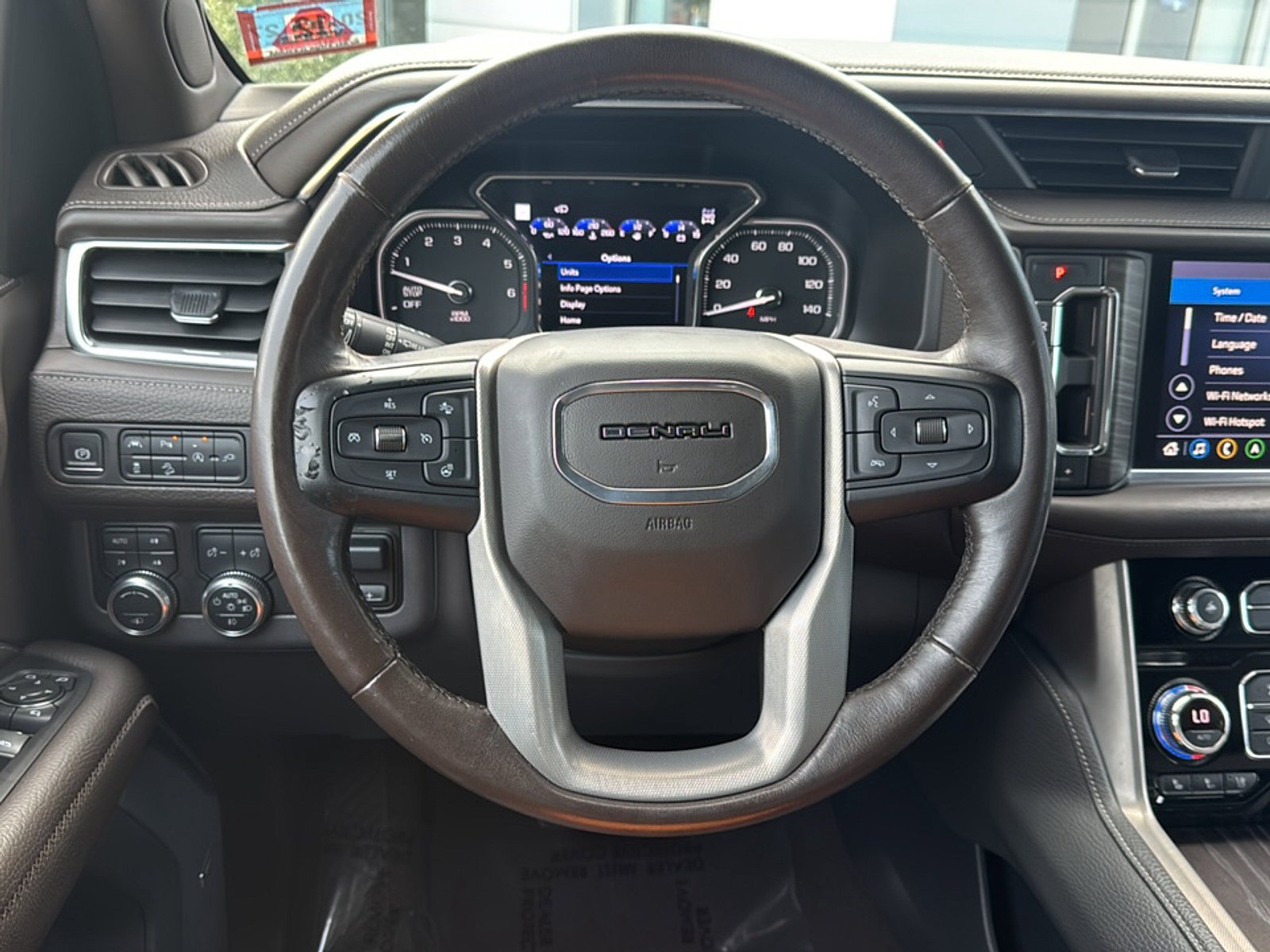 Used 2021 GMC Yukon Denali w/ Denali Ultimate Package AWD/4WD image 2