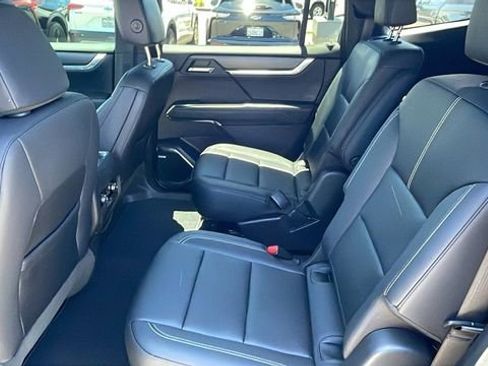 Used 2024 GMC Acadia Elevation FWD image 12