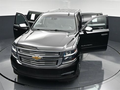 Used 2018 Chevrolet Suburban Premier AWD/4WD image 37