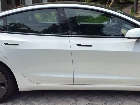 Used 2021 Tesla Model 3 Standard Range Plus RWD image 5