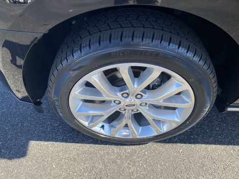 Used 2019 Ford Expedition Platinum image 9