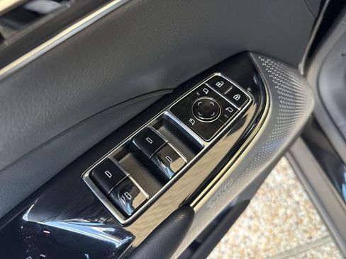 Used 2025 Cadillac Lyriq Luxury w/ LPO, Floor Liner Package AWD/4WD image 24