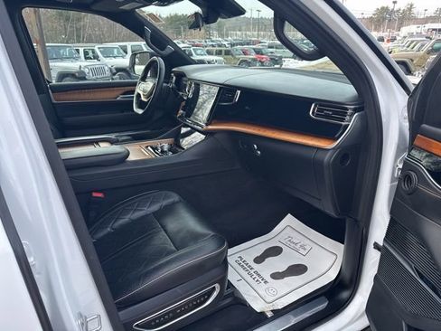 Used 2024 Jeep Grand Wagoneer L Series III image 14