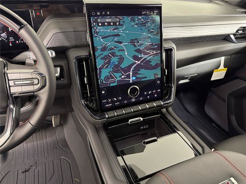 New 2026 GMC Yukon AT4 Ultimate w/ LPO, Floor Liner Package AWD/4WD image 31