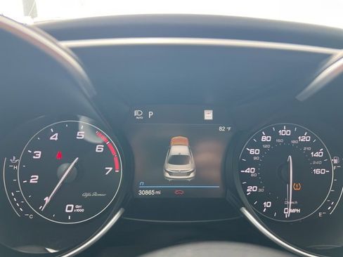 Used 2022 Alfa Romeo Giulia Veloce image 9