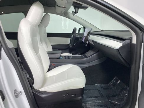 Used 2021 Tesla Model Y Long Range AWD/4WD image 8