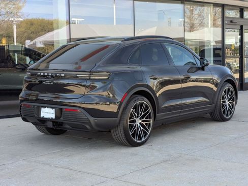 New 2026 Porsche Macan 4 Electric AWD/4WD image 9