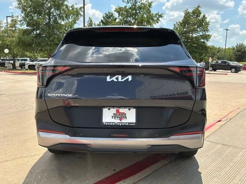 Used 2026 Kia Sportage LX FWD image 7