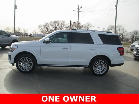 Used 2024 Ford Expedition Limited image 9